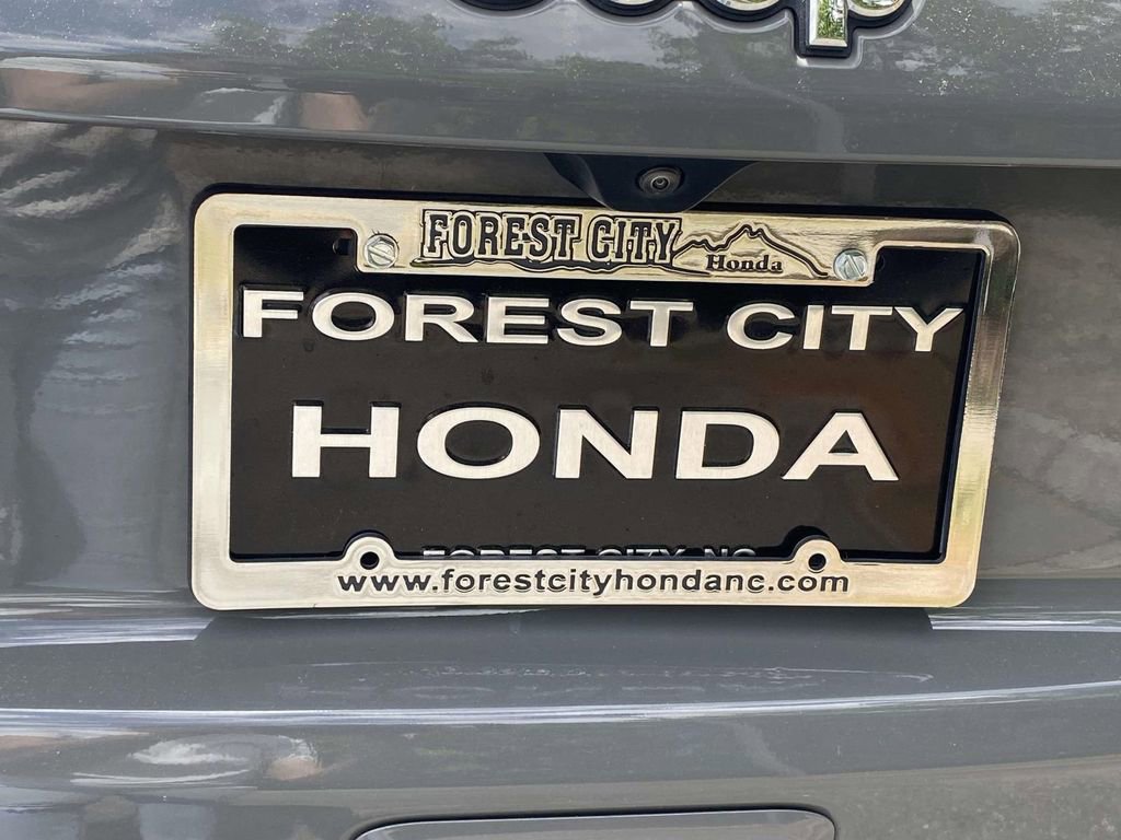 Used 2024 Jeep Compass Limited image 30