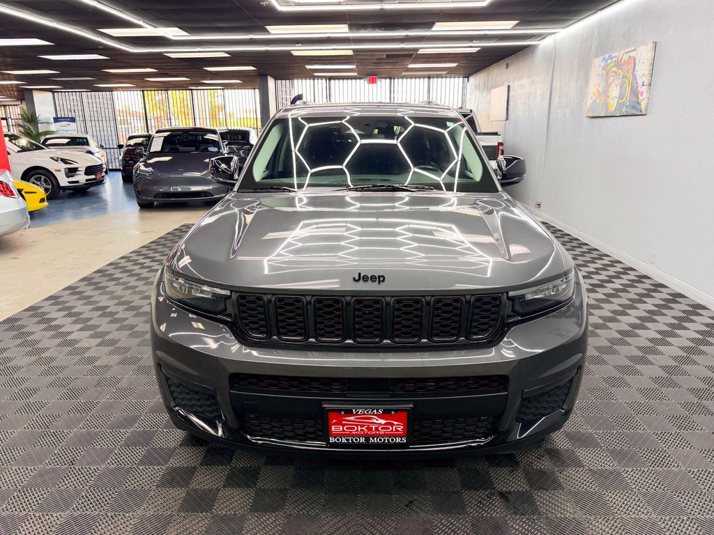 Used 2022 Jeep Grand Cherokee L Limited w/ Black Appearance Package RWD image 6