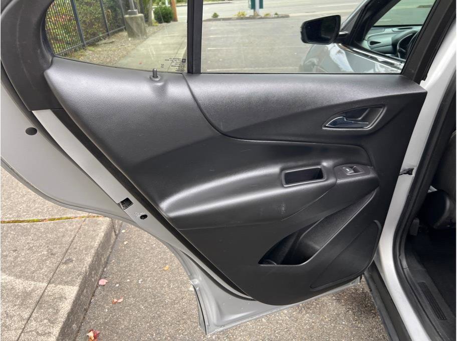 Used 2019 Chevrolet Equinox LT image 16