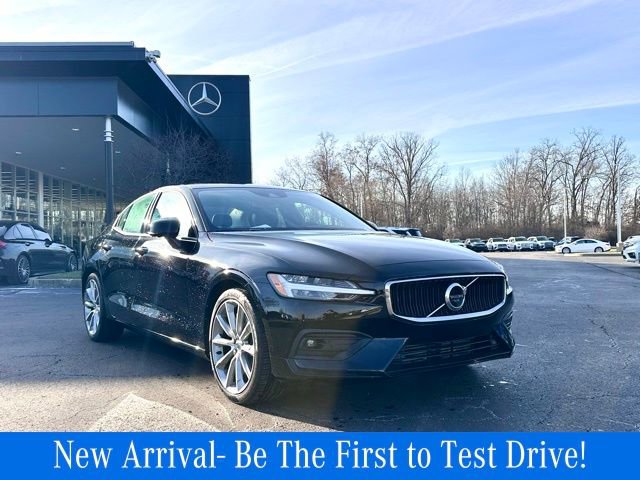 Used 2021 Volvo S60 T6 Momentum w/ Advanced Package