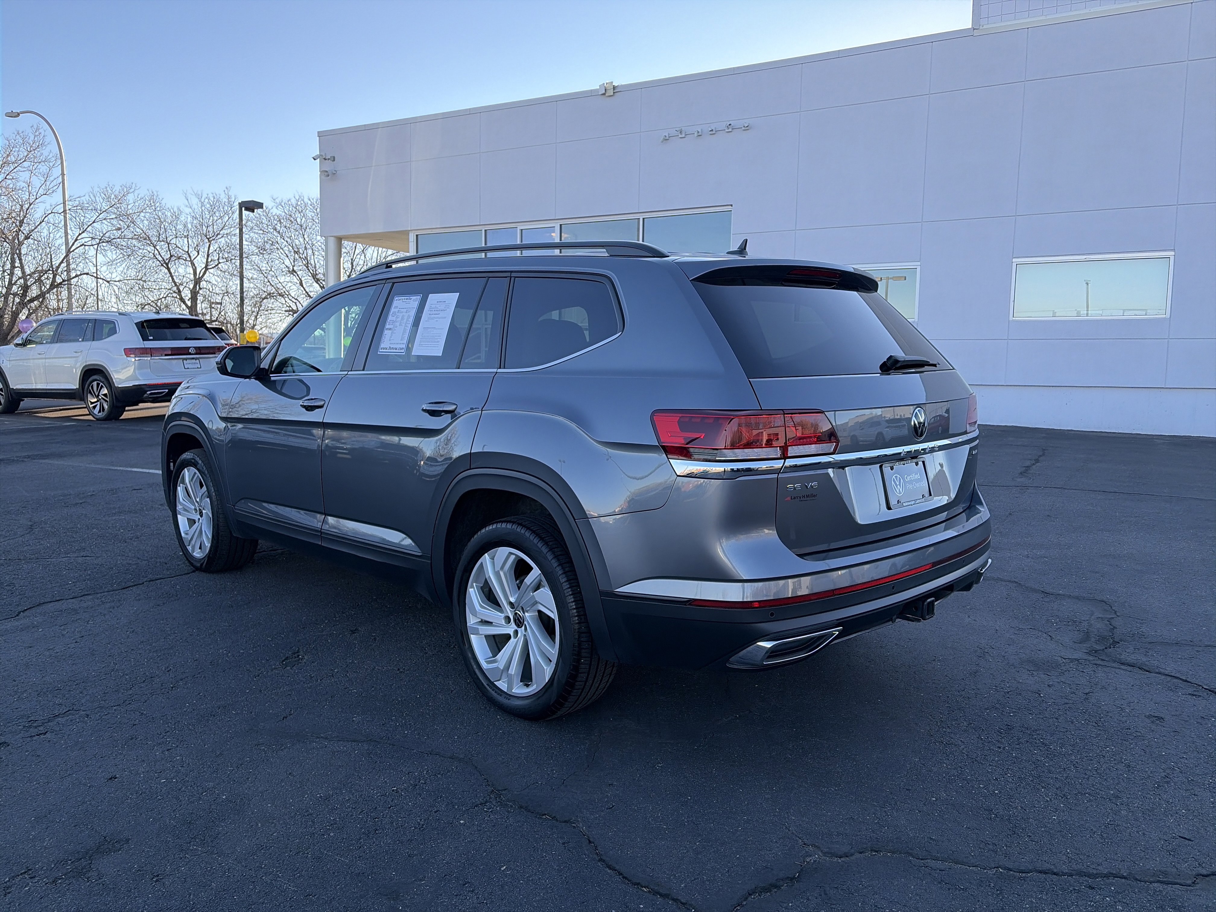 Used 2023 Volkswagen Atlas SE w/ Panoramic Sunroof Package image 7