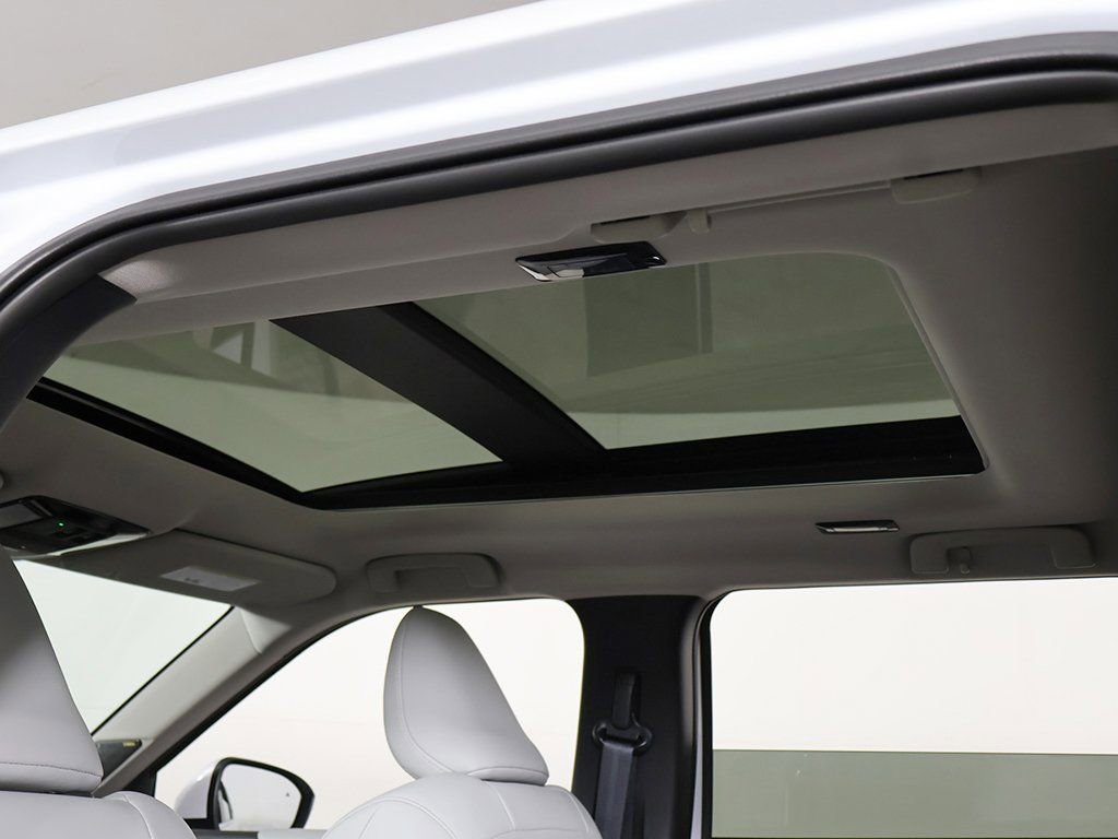 New 2025 Mitsubishi Outlander SE FWD image 21