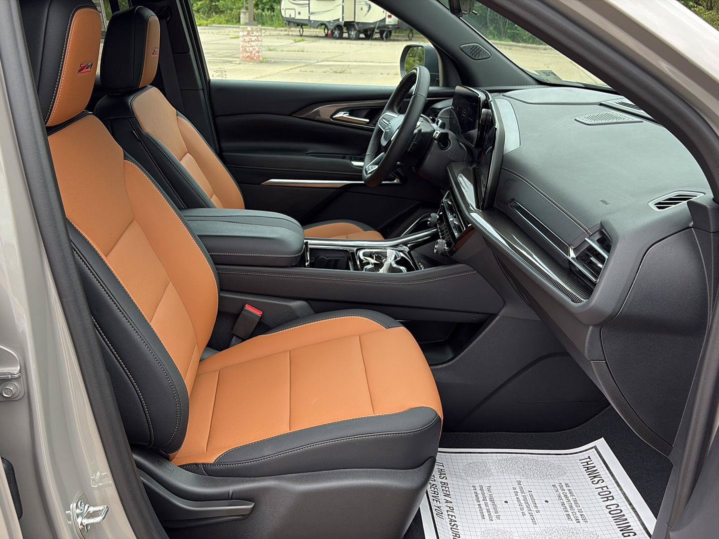 New 2027 Chevrolet Traverse Z71 w/ Enhanced Driving Package AWD/4WD image 3