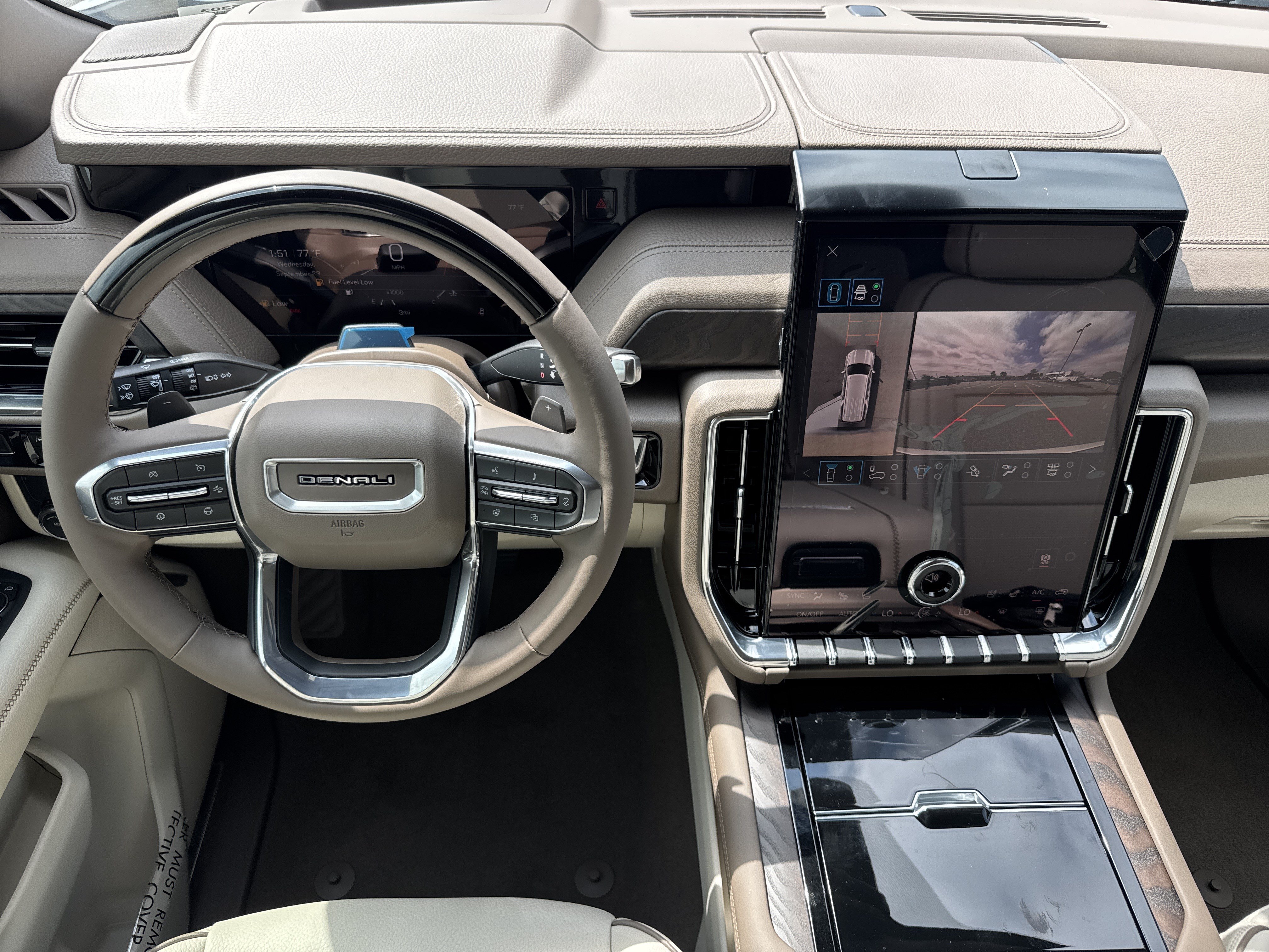 New 2026 GMC Yukon XL Denali w/ Denali Reserve Package RWD image 18