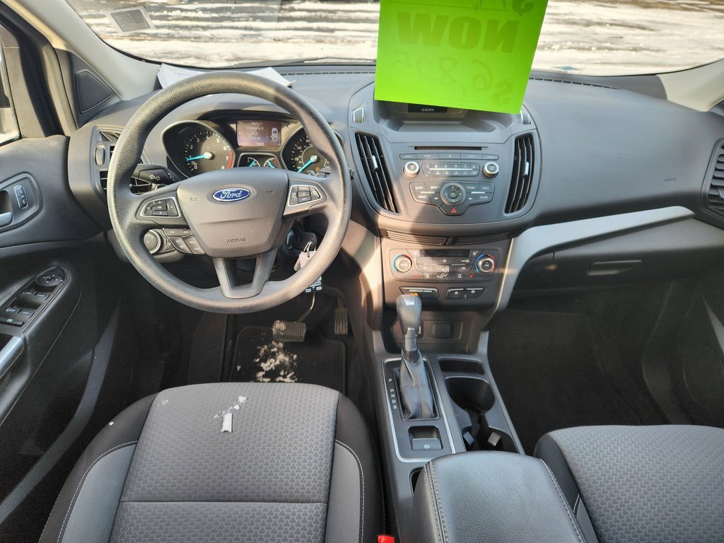 Used 2017 Ford Escape SE w/ SE Cold Weather Package image 3