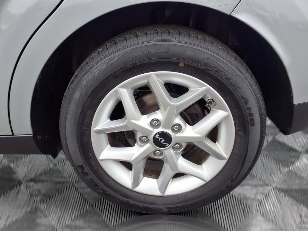 Used 2025 Kia Soul LX w/ LX Technology Package image 19