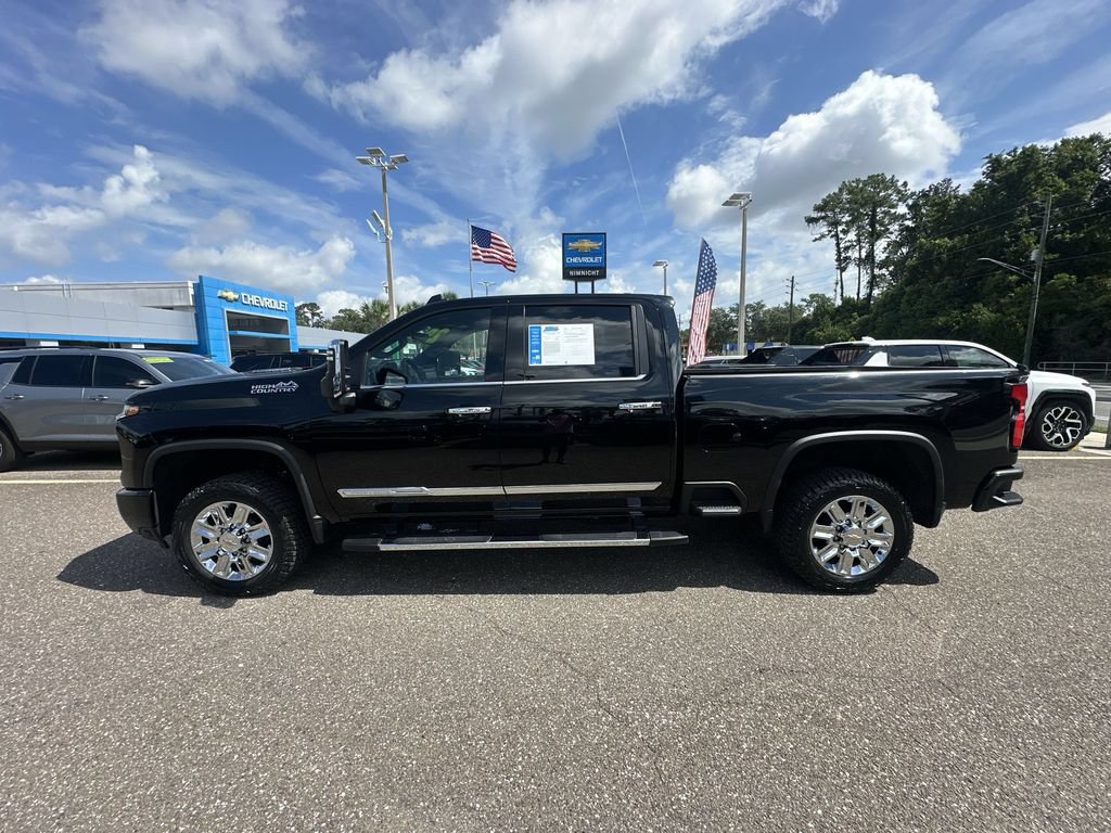 Used 2024 Chevrolet Silverado 2500 High Country w/ High Country Premium Package AWD/4WD image 13