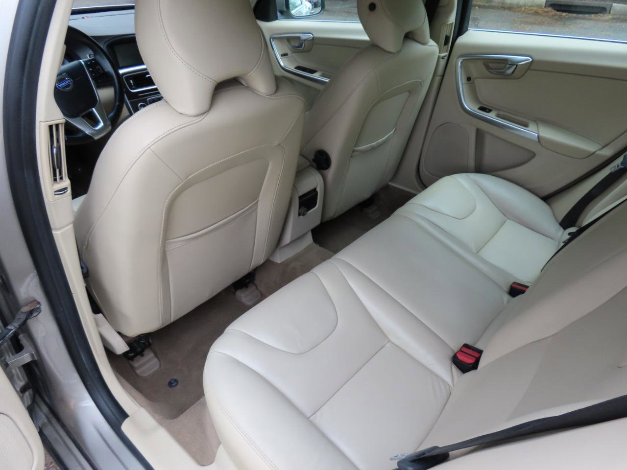 Used 2015 Volvo V60 T5 Premier AWD/4WD image 9
