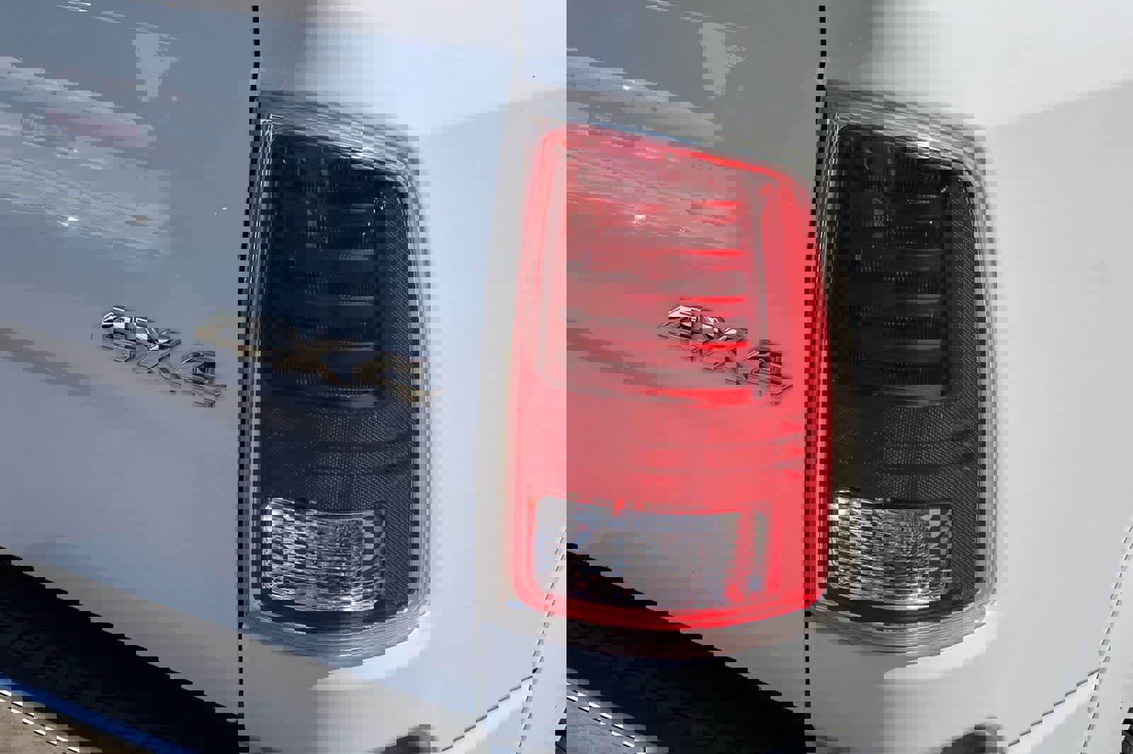 Used 2017 RAM 1500 Laramie Longhorn image 34