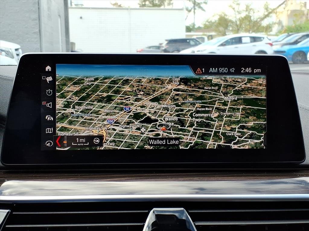 Used 2019 BMW M550i xDrive w/ Premium Package image 16