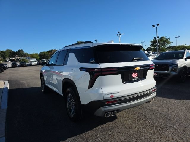 New 2027 Chevrolet Traverse LT w/ Driver Confidence Package FWD image 4