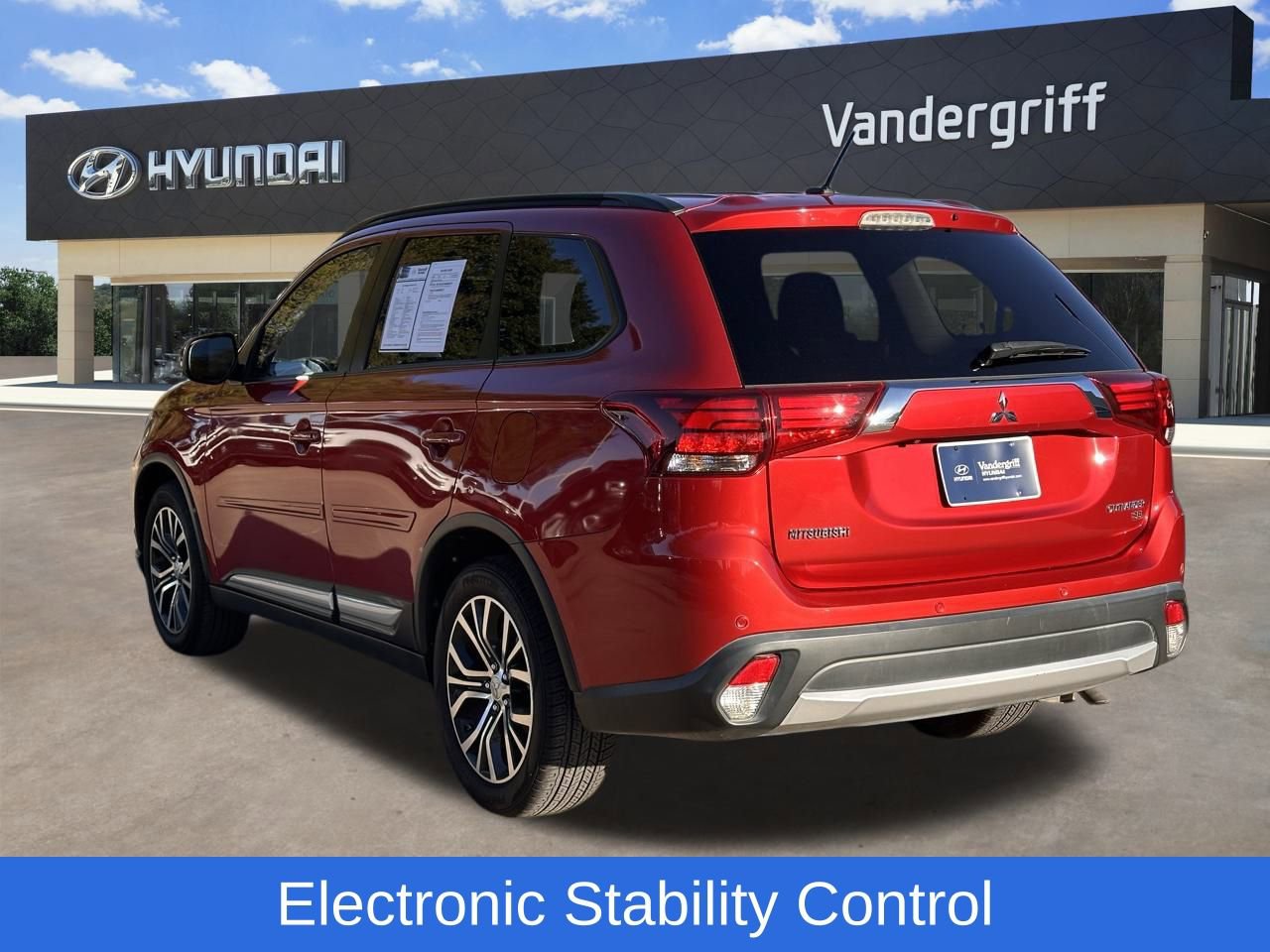 Used 2016 Mitsubishi Outlander SEL image 8