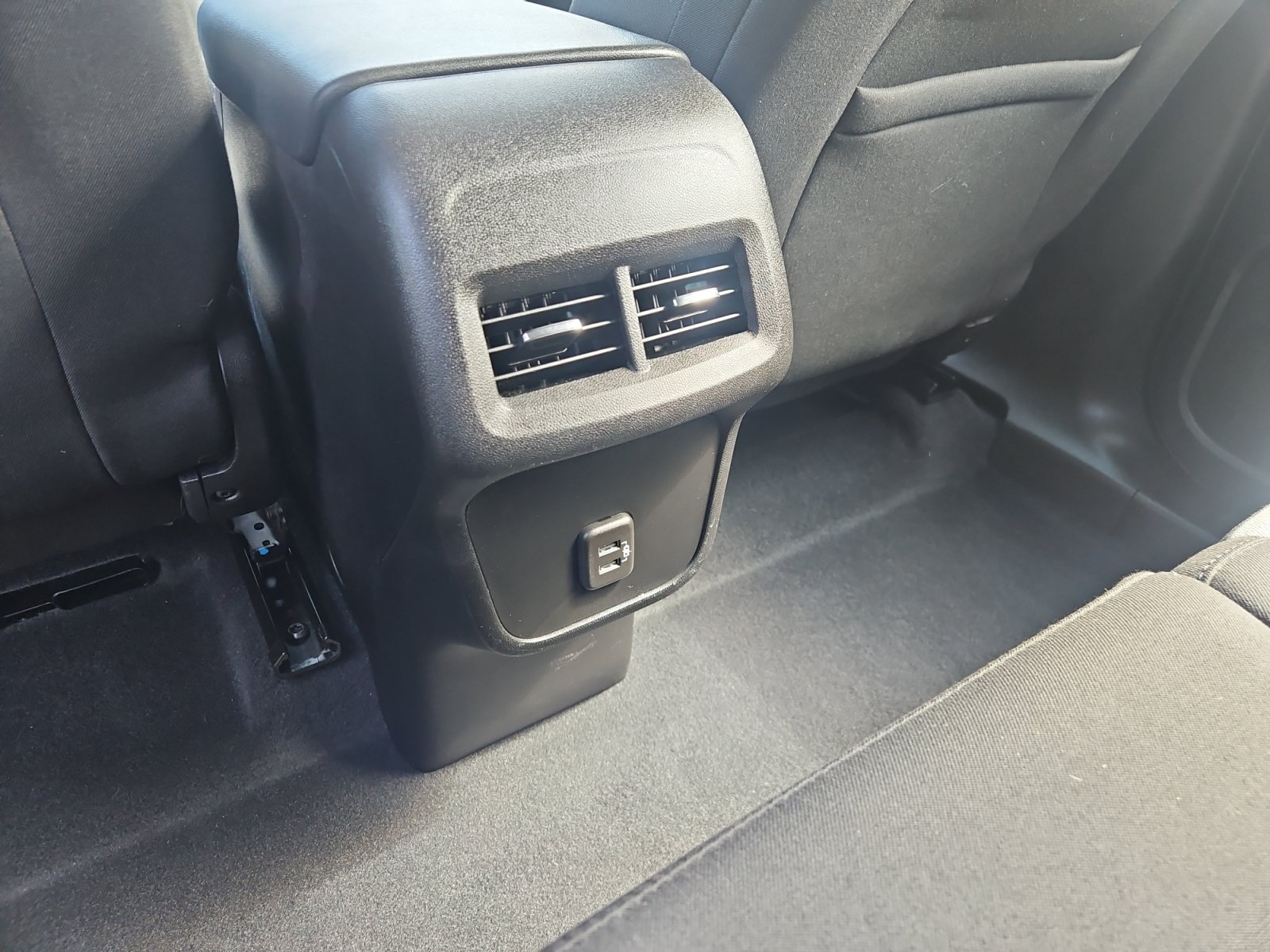 Used 2021 Chevrolet Equinox LS FWD image 13