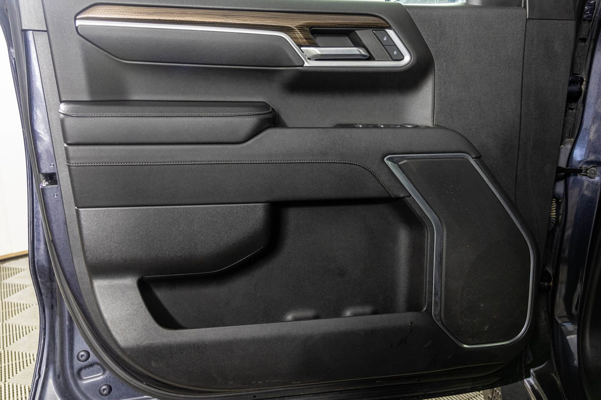 Used 2023 Chevrolet Silverado 1500 LT image 35