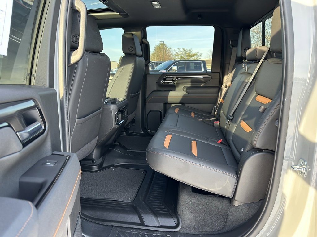 Used 2025 GMC Sierra 3500 AT4 image 12