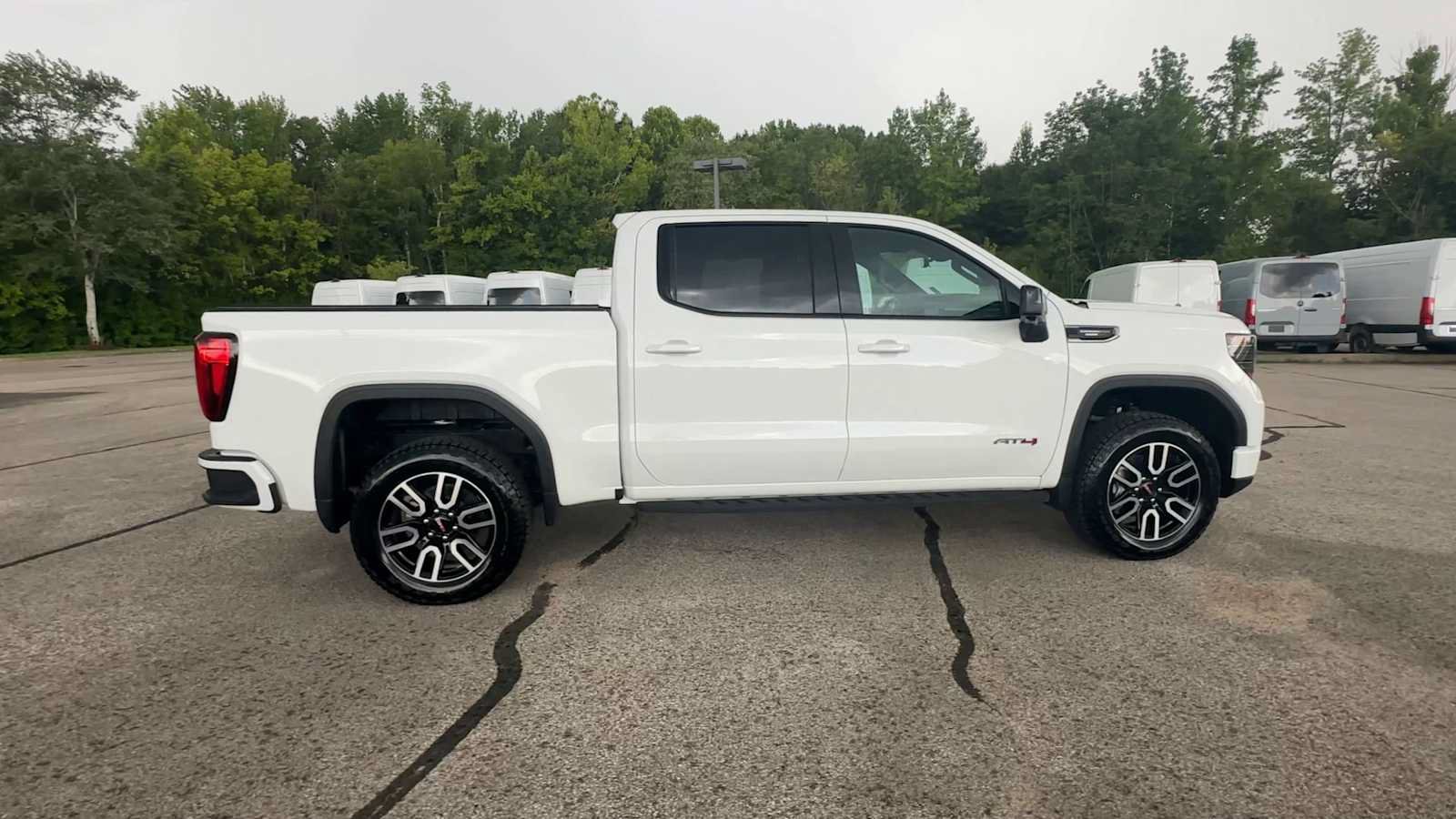 Certified 2026 GMC Sierra 1500 AT4 w/ AT4 Premium Package AWD/4WD image 9