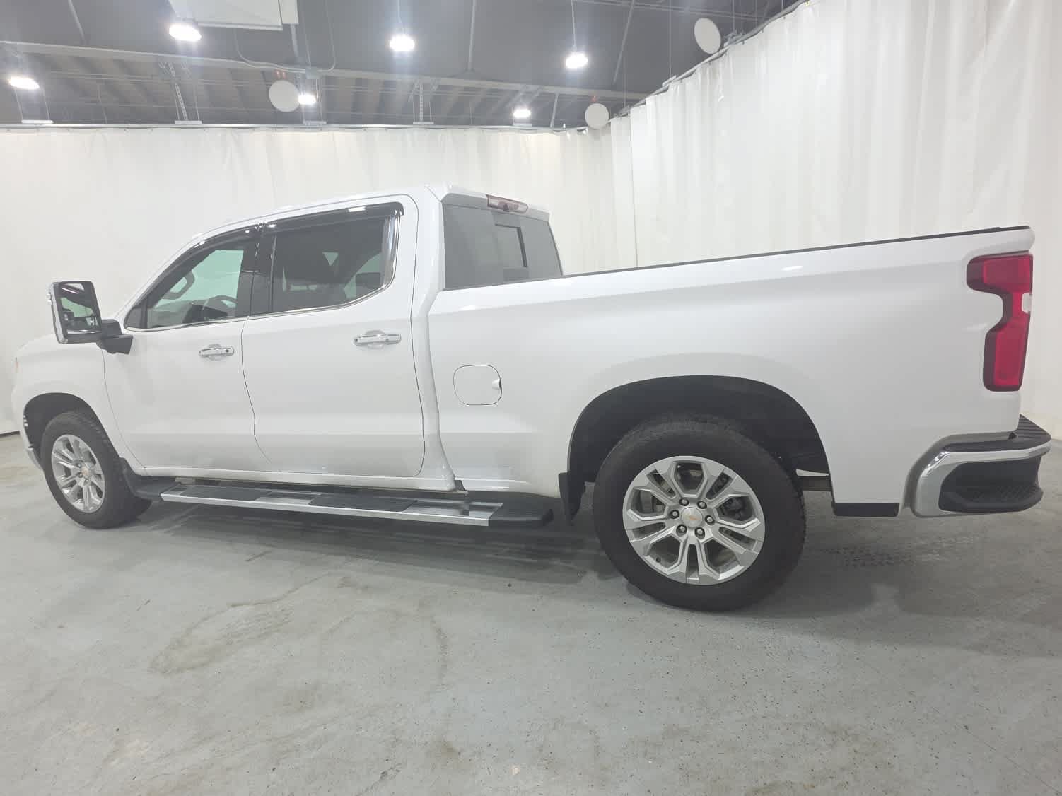 Certified 2024 Chevrolet Silverado 1500 LTZ w/ LTZ Premium Package AWD/4WD image 3