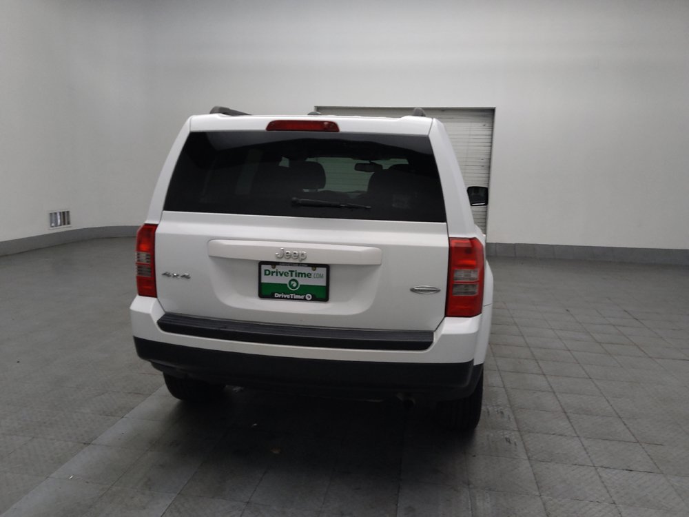 Used 2016 Jeep Patriot Latitude AWD/4WD image 7