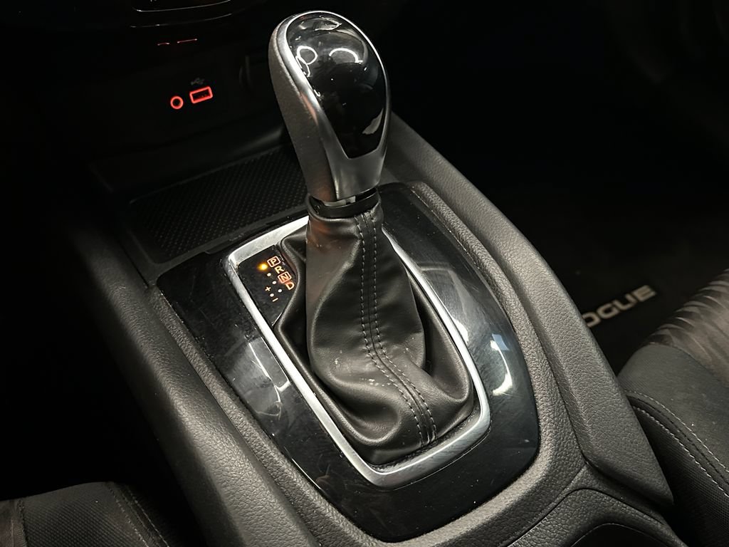 Used 2019 Nissan Rogue S FWD image 16