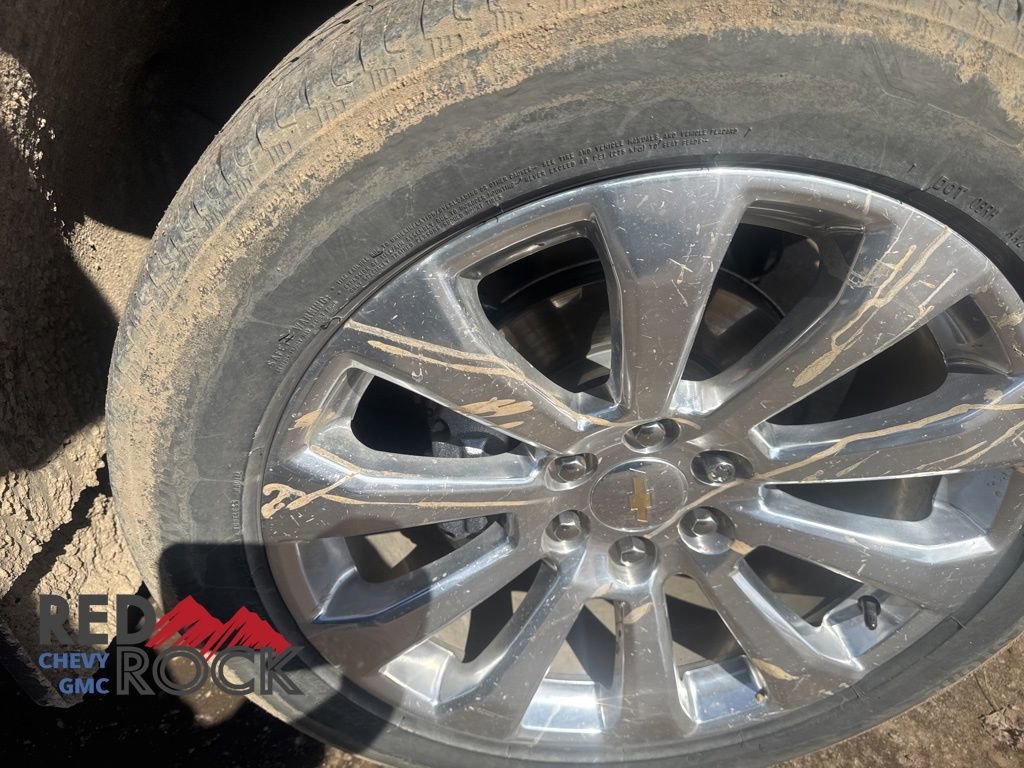 Used 2021 Chevrolet Silverado 1500 High Country w/ Technology Package AWD/4WD image 6