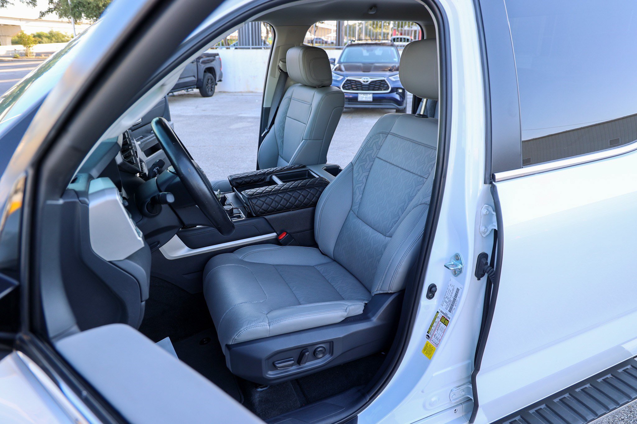 Used 2024 Toyota Tundra Limited w/ Power Package AWD/4WD image 36
