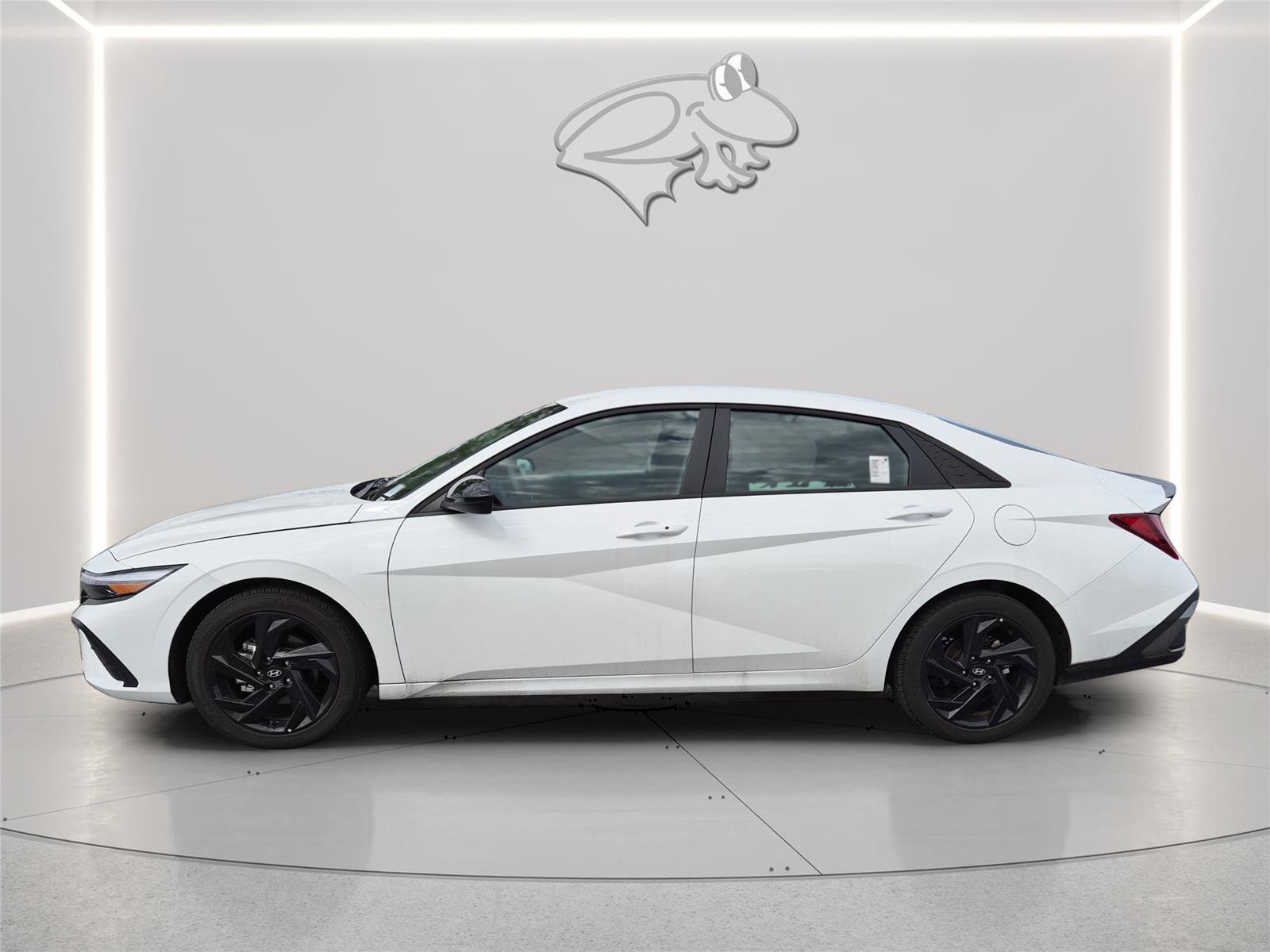 Used 2026 Hyundai Elantra Sport FWD image 2