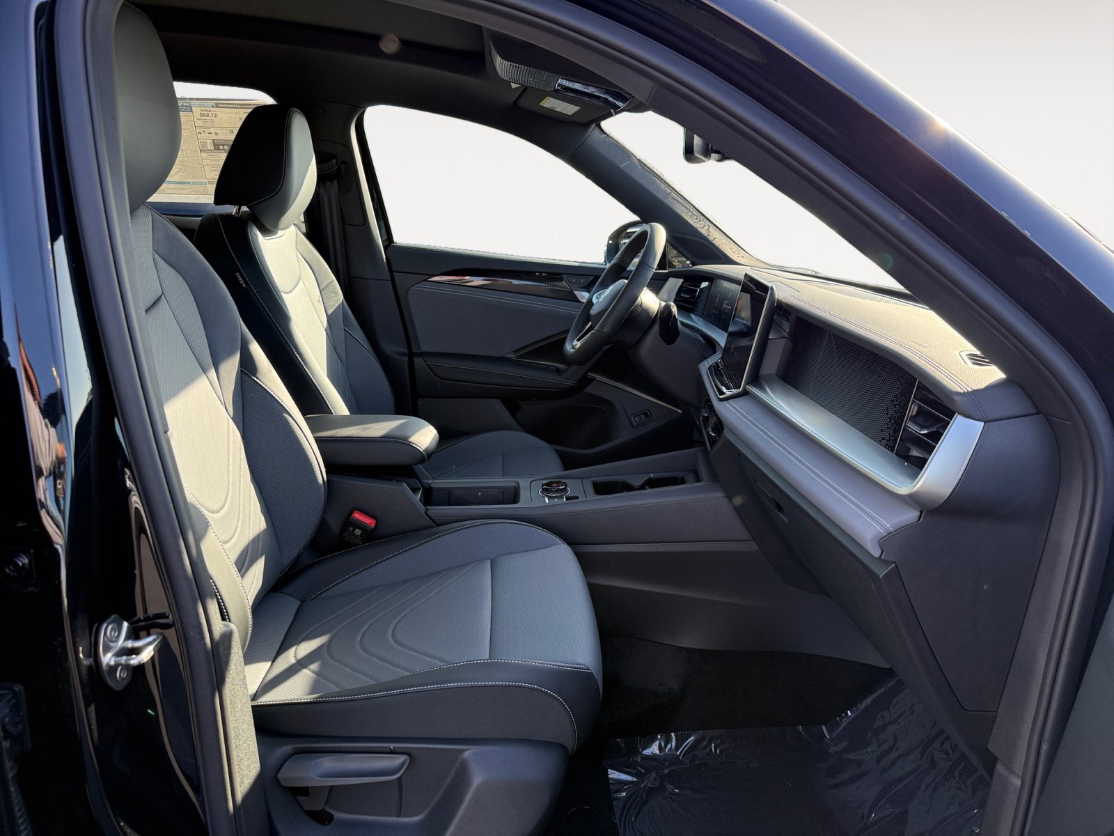 New 2026 Volkswagen Tiguan SE R-Line AWD/4WD image 19