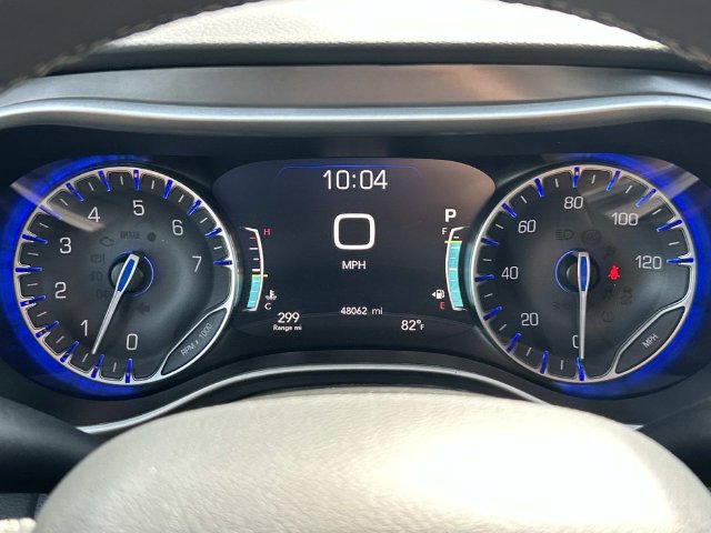 Used 2025 Chrysler Pacifica Select FWD image 34
