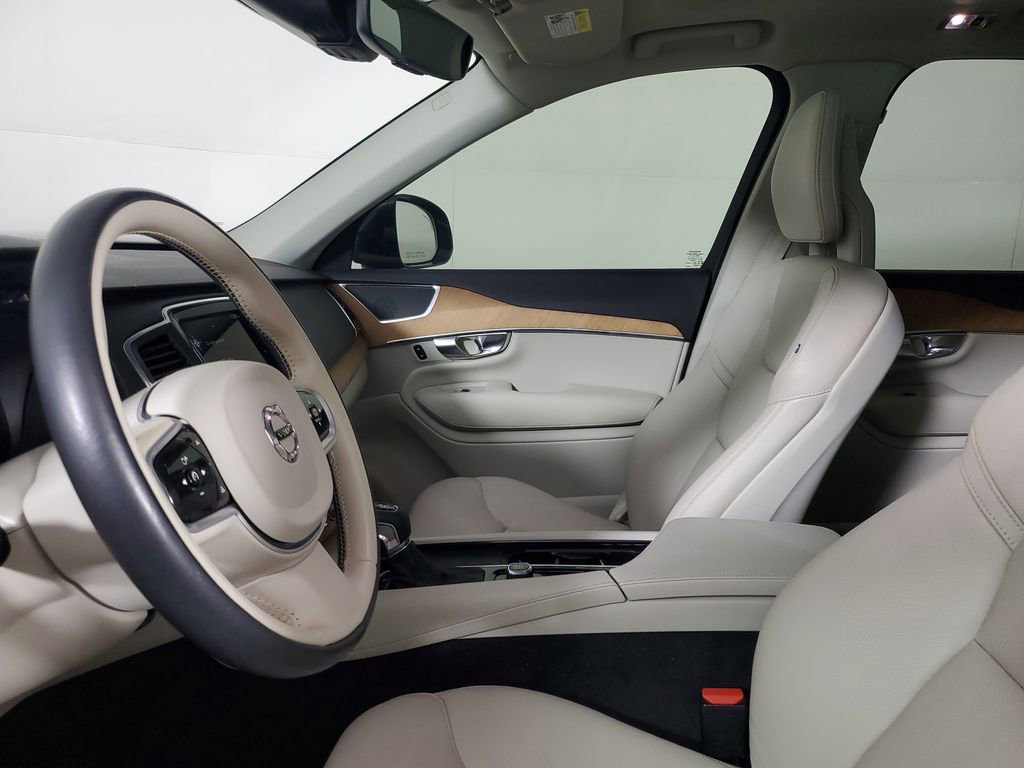 Used 2022 Volvo XC90 T5 Momentum w/ Climate Package FWD image 25