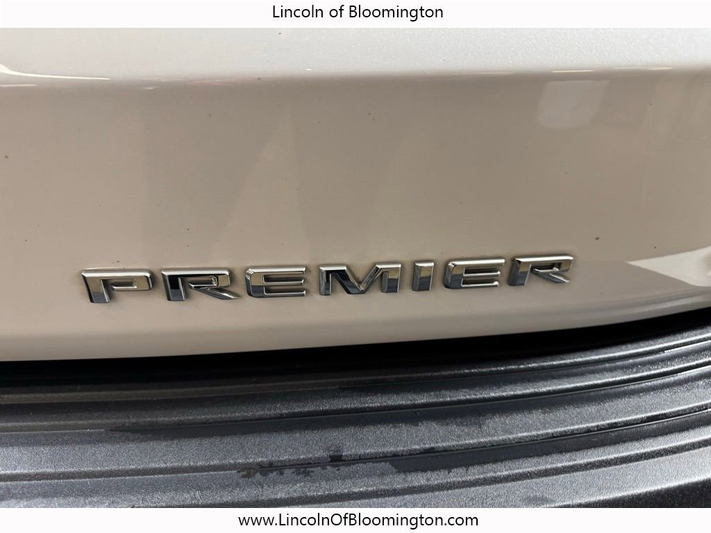 Used 2021 Chevrolet Suburban Premier w/ Premium Package image 25