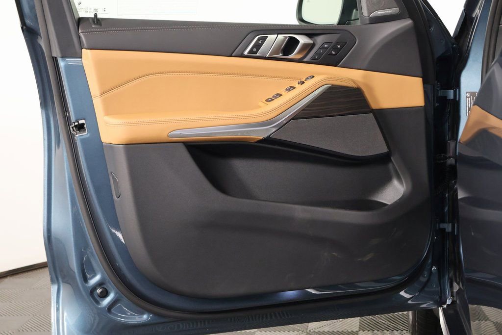 New 2026 BMW X5 xDrive40i w/ Climate Comfort Package image 7