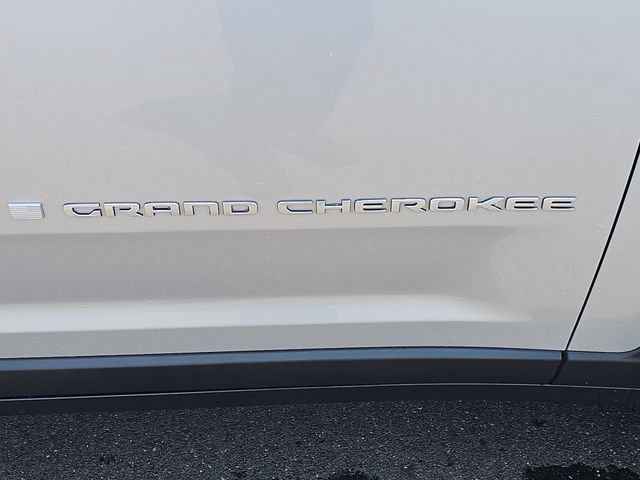 Used 2024 Jeep Grand Cherokee Limited AWD/4WD image 33