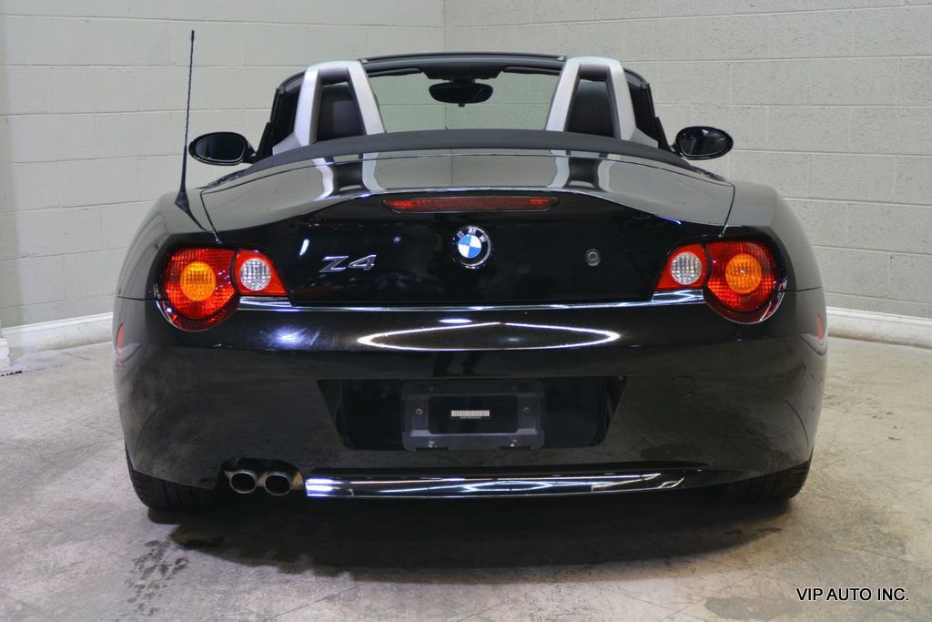 Used 2003 BMW Z4 2.5i image 12