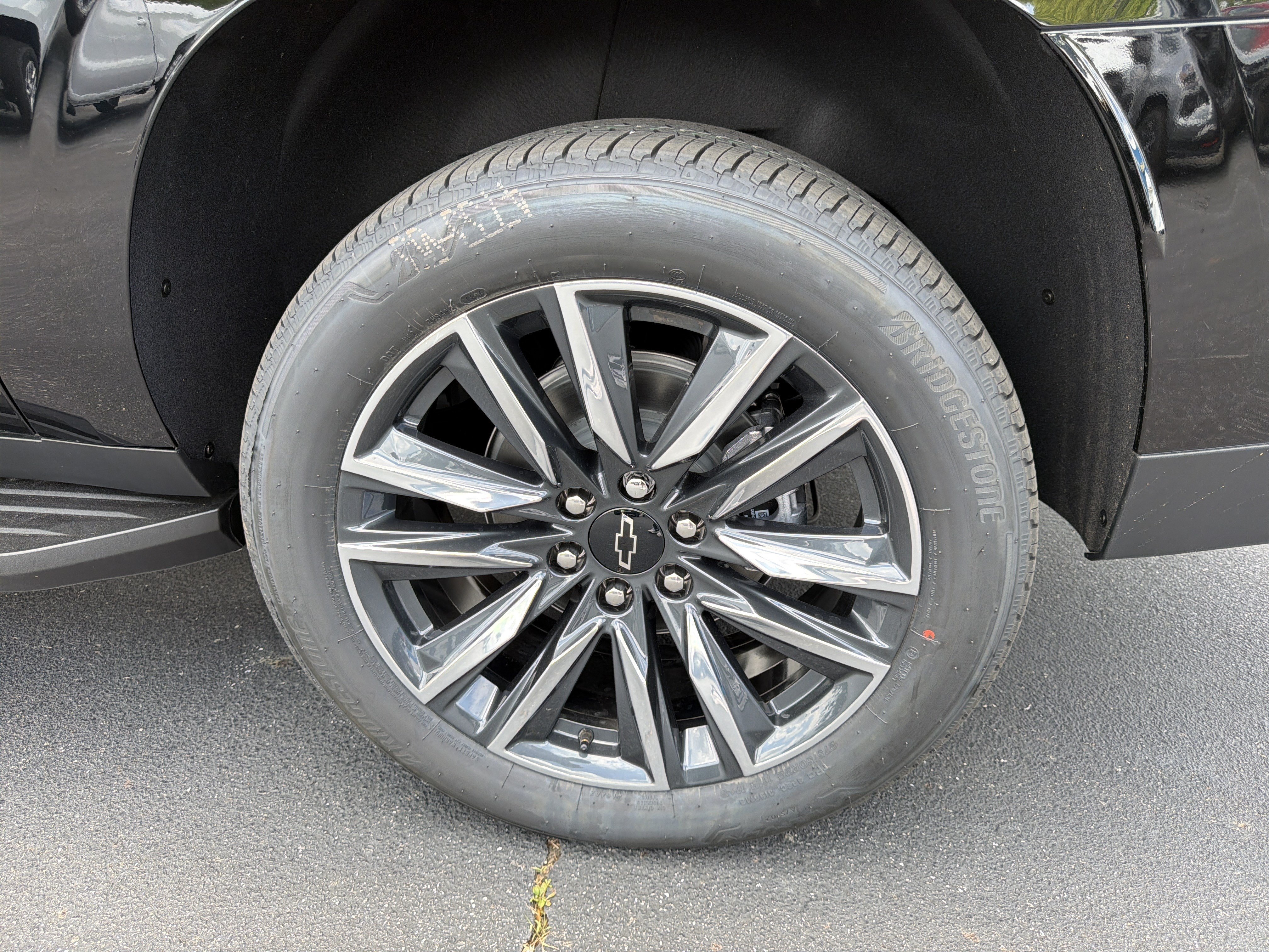 New 2026 Chevrolet Suburban LS RWD image 20