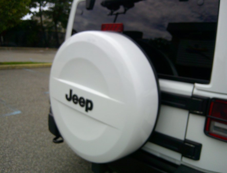 Used 2018 Jeep Wrangler Unlimited Sahara AWD/4WD image 98