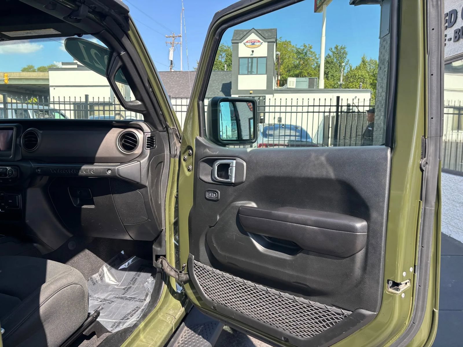 Used 2021 Jeep Wrangler Unlimited Sport AWD/4WD image 25