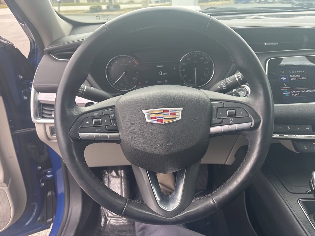 Used 2021 Cadillac XT4 Luxury w/ Cold Weather Package image 22