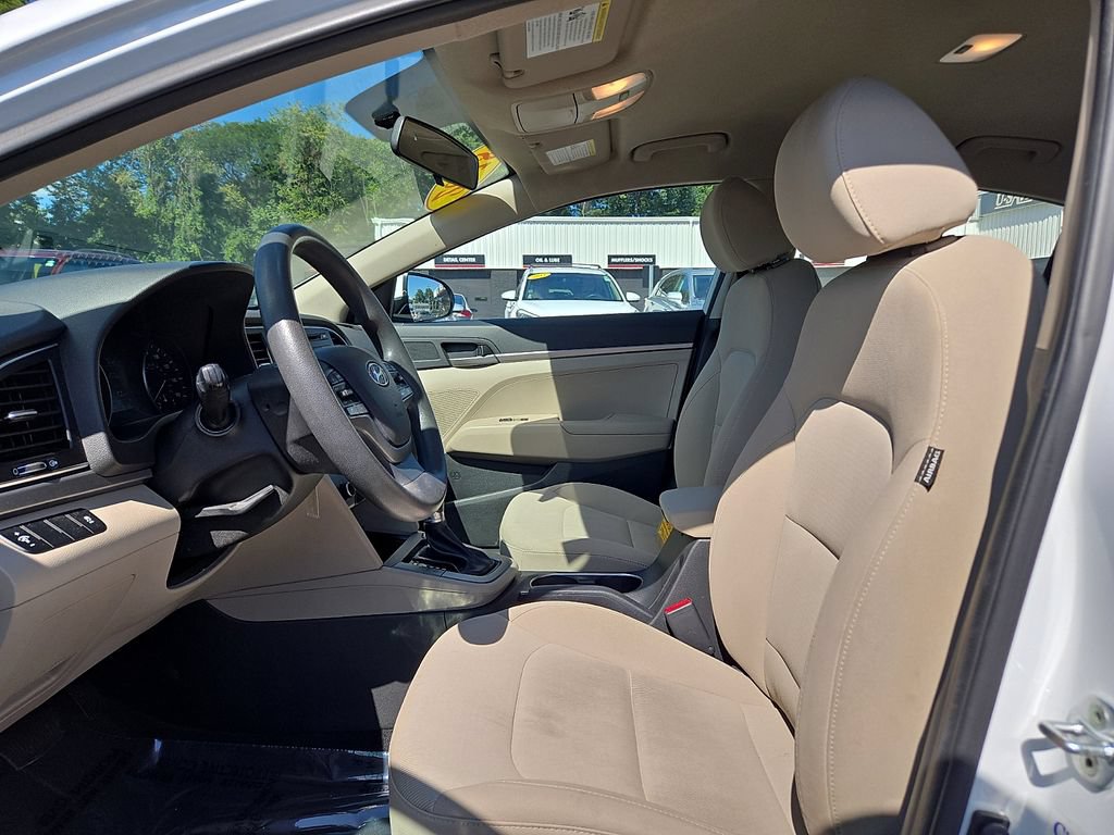 Used 2018 Hyundai Elantra SE FWD image 17