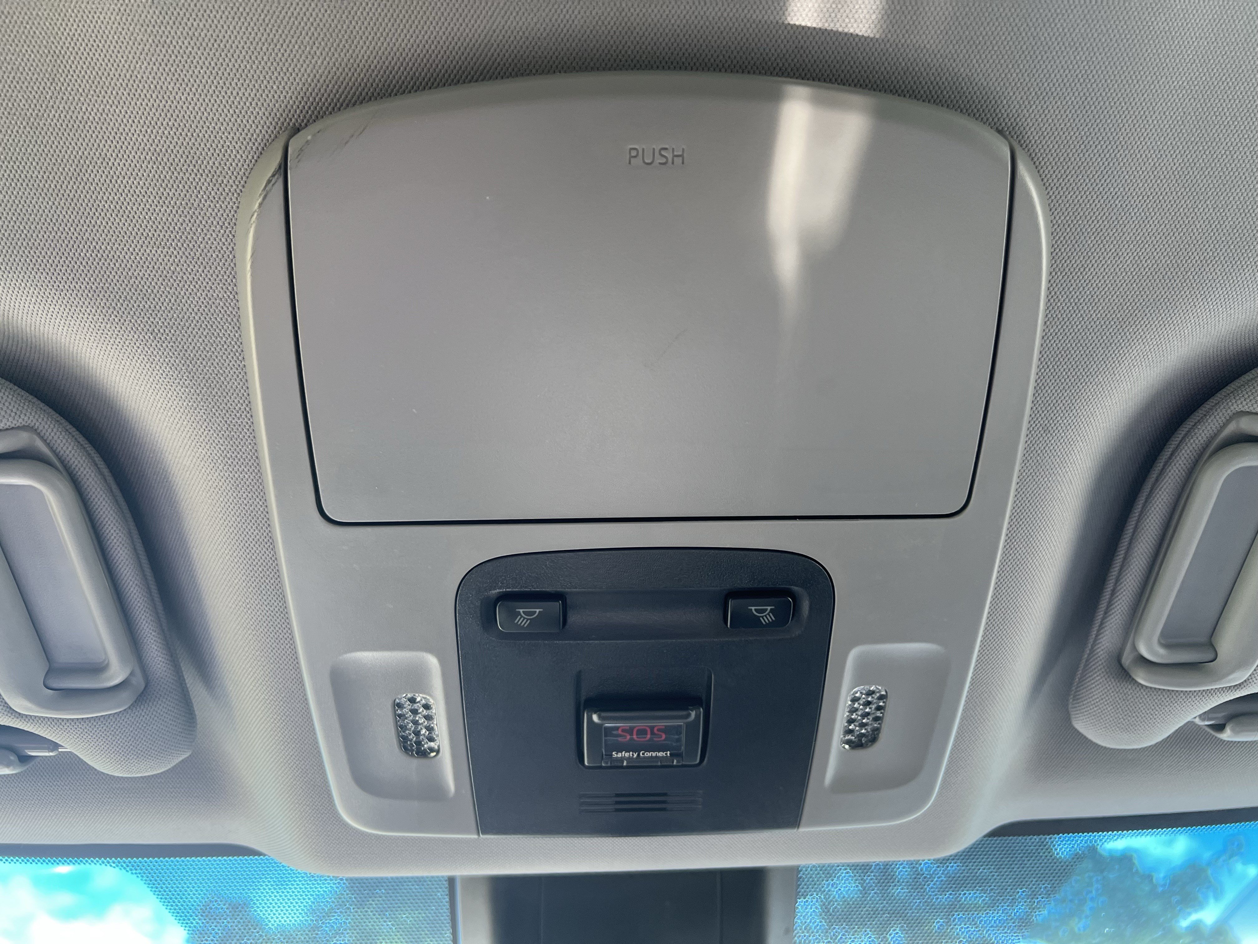 Used 2019 Toyota Camry SE FWD image 29