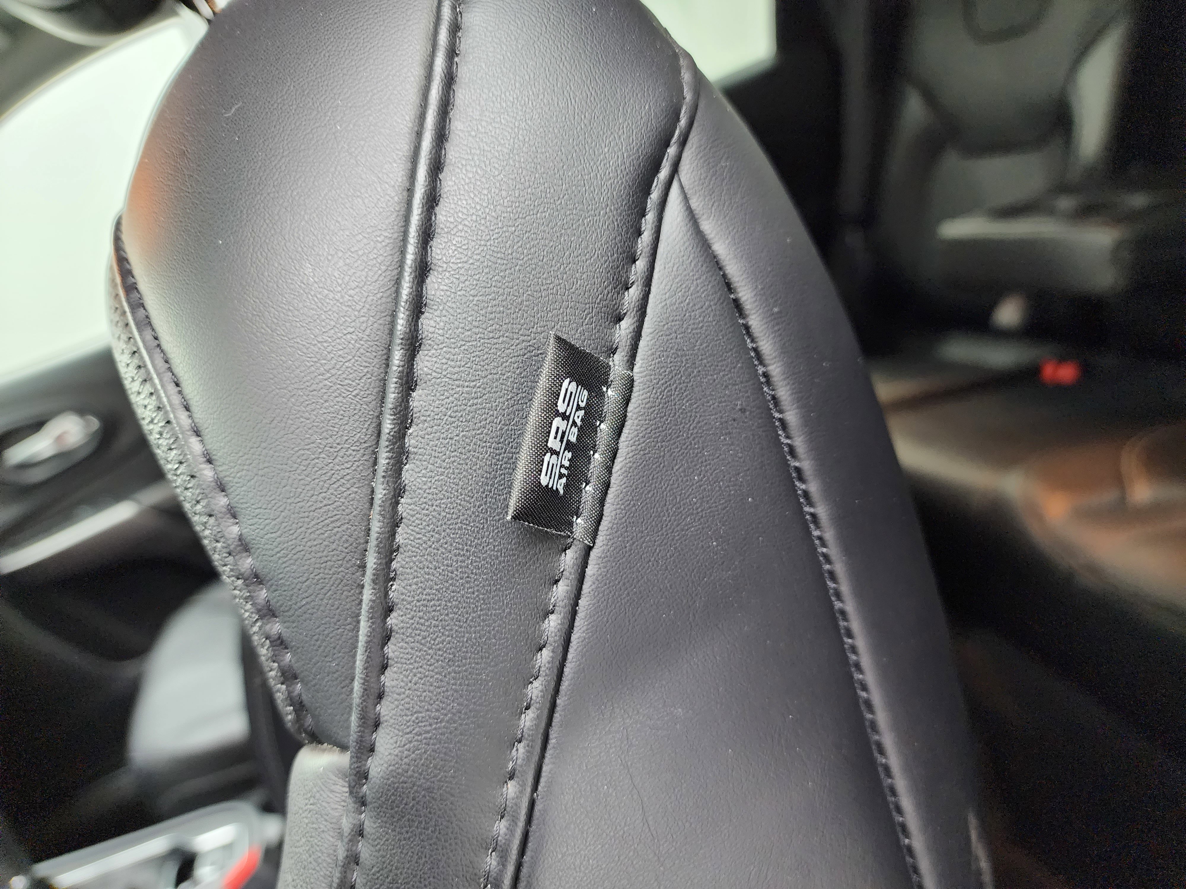 Used 2020 Jeep Cherokee Limited image 40