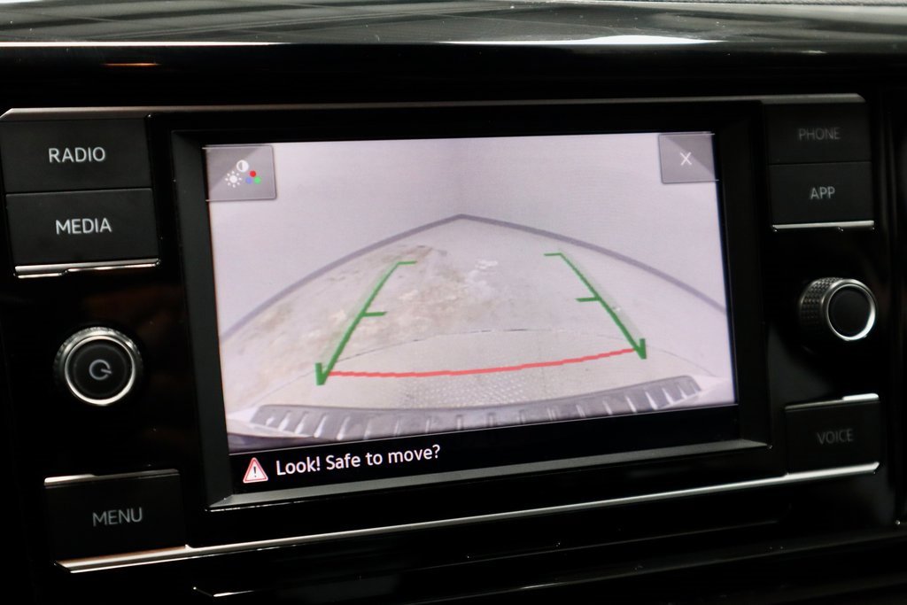 Used 2022 Volkswagen Taos S image 2