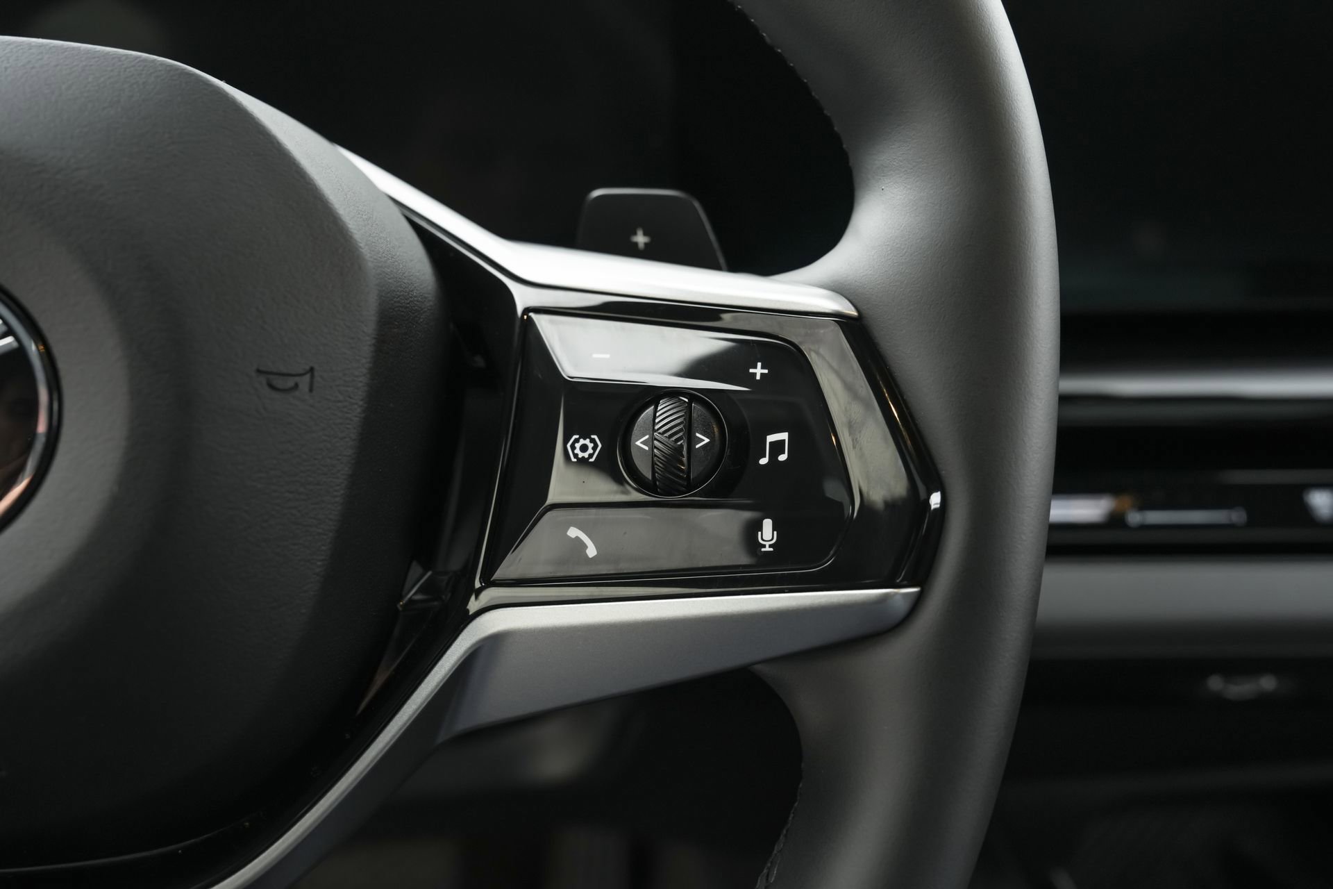 Used 2024 BMW 530i w/ M Sport Package image 20