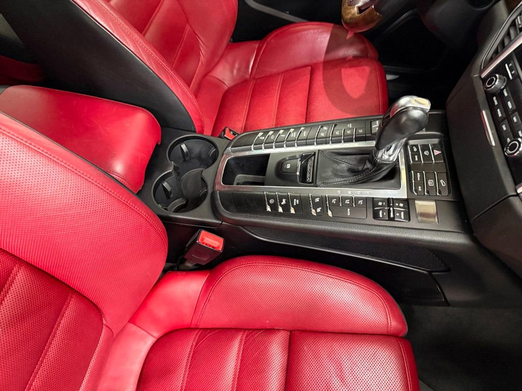 Used 2017 Porsche Macan Turbo image 37