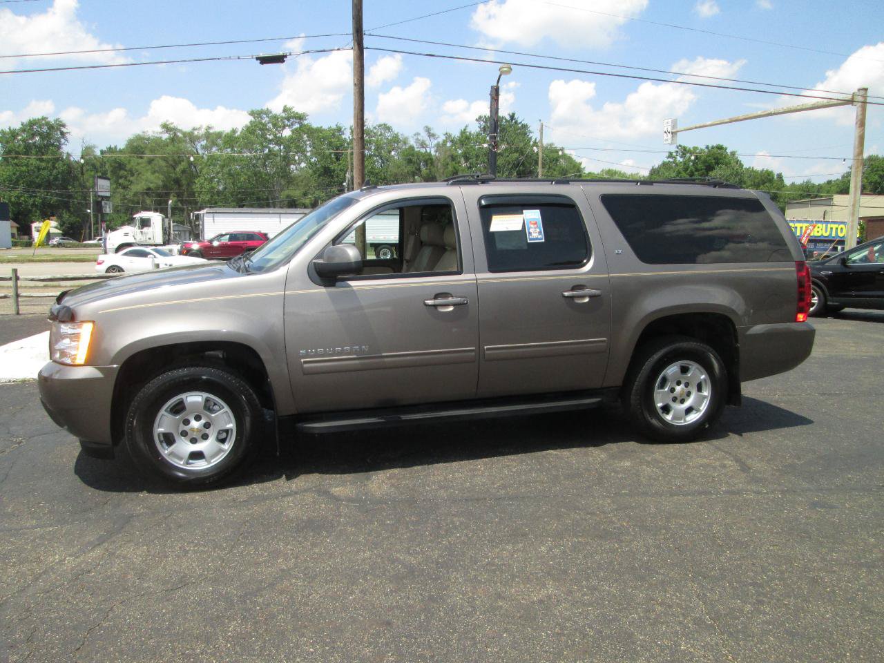 Used 2012 Chevrolet Suburban LT AWD/4WD image 8