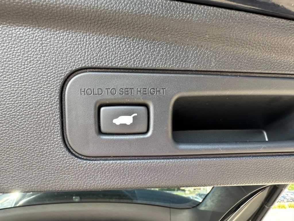 Used 2025 Acura MDX w/ Technology Package AWD/4WD image 12