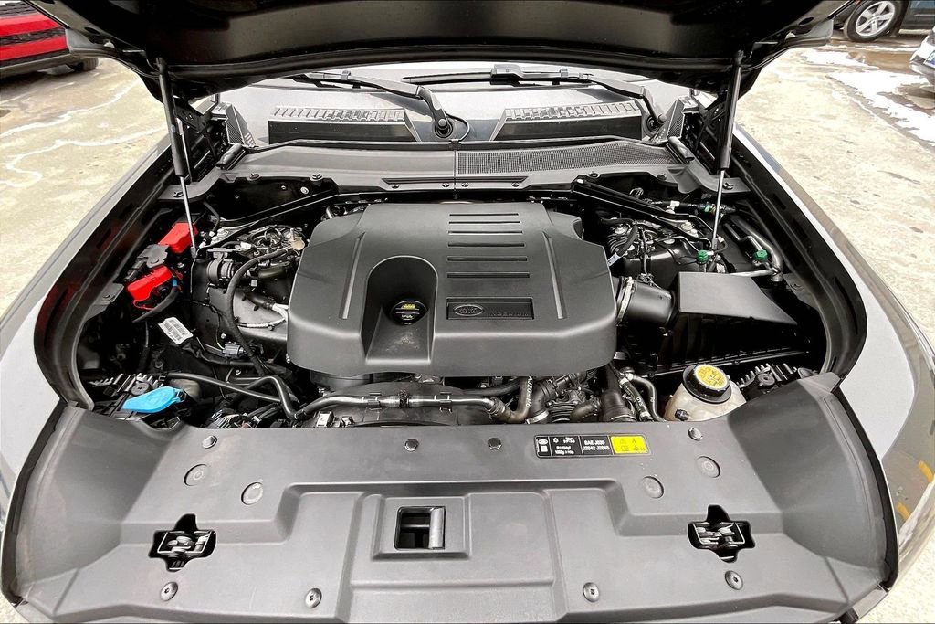 Certified 2024 Land Rover Defender 110 S image 30