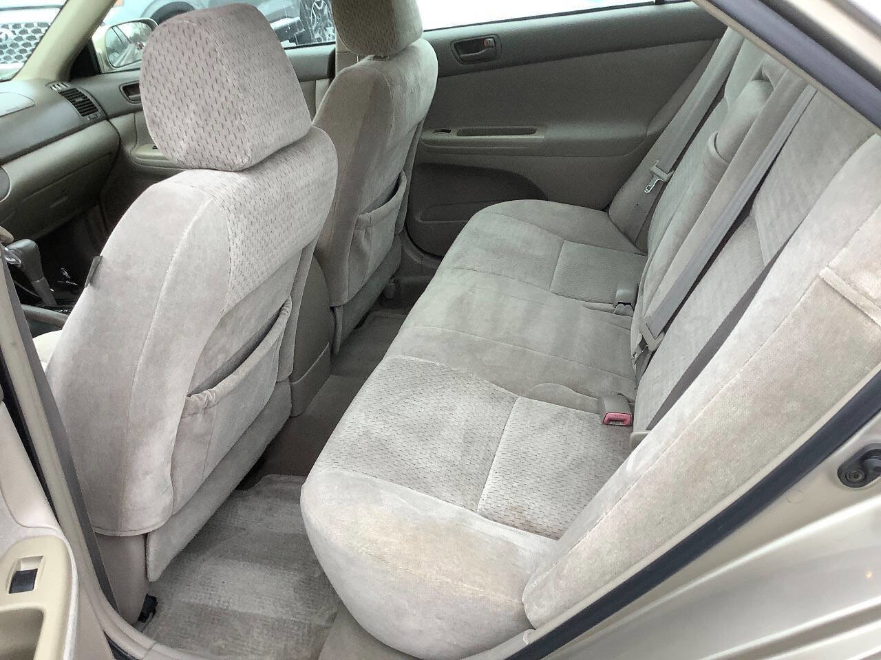 Used 2004 Toyota Camry LE FWD image 25