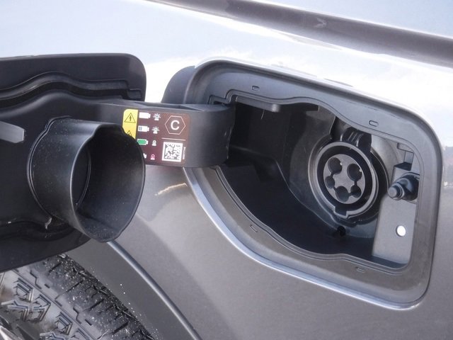 Used 2023 Jeep Grand Cherokee Trailhawk w/ Luxury Tech Group III image 5