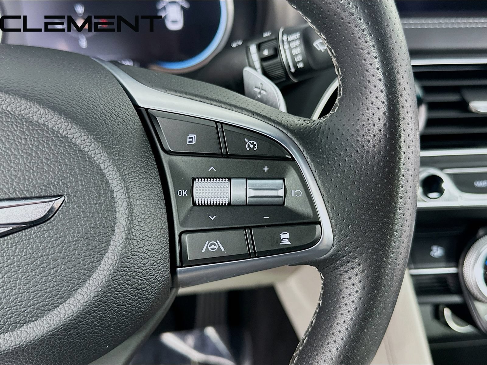 Used 2023 Genesis G70 2.0T RWD image 17