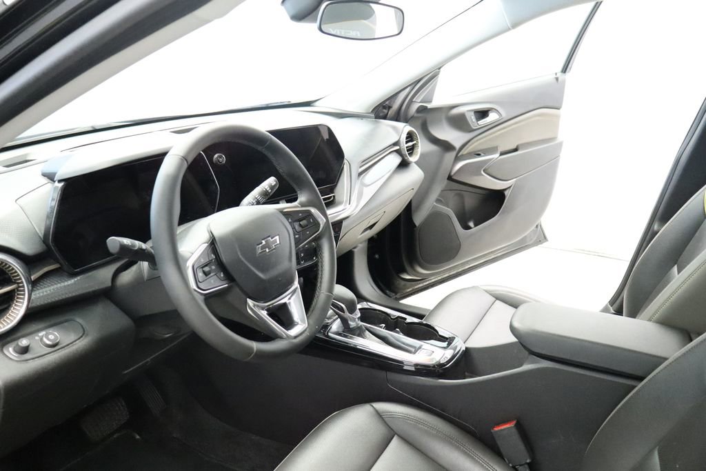 Used 2024 Chevrolet Trax ACTIV w/ Sunroof Package image 28